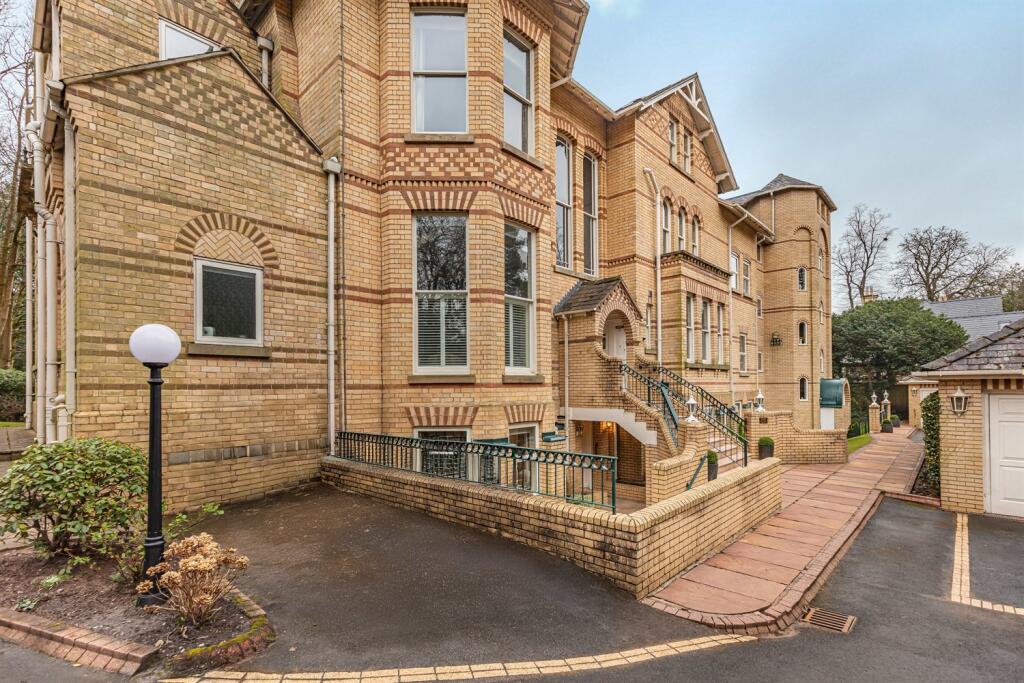 2 bedroom apartment for sale in West Lynn, Devisdale Road, Altrincham, WA14